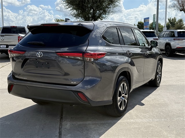 2022 Toyota Highlander XLE  at Tom Peacock Cadillac