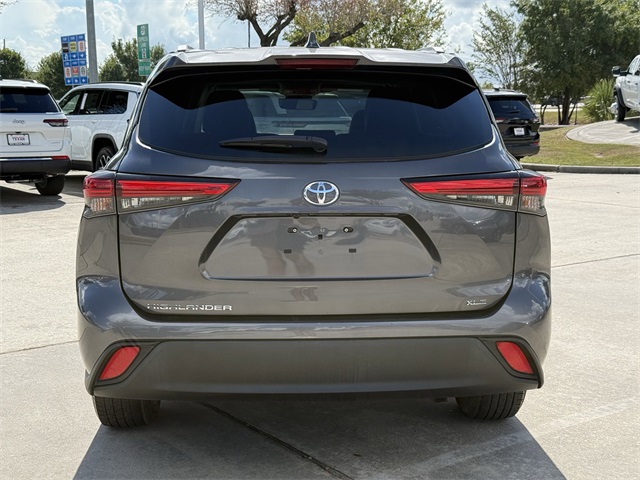 2022 Toyota Highlander XLE  at Tom Peacock Cadillac