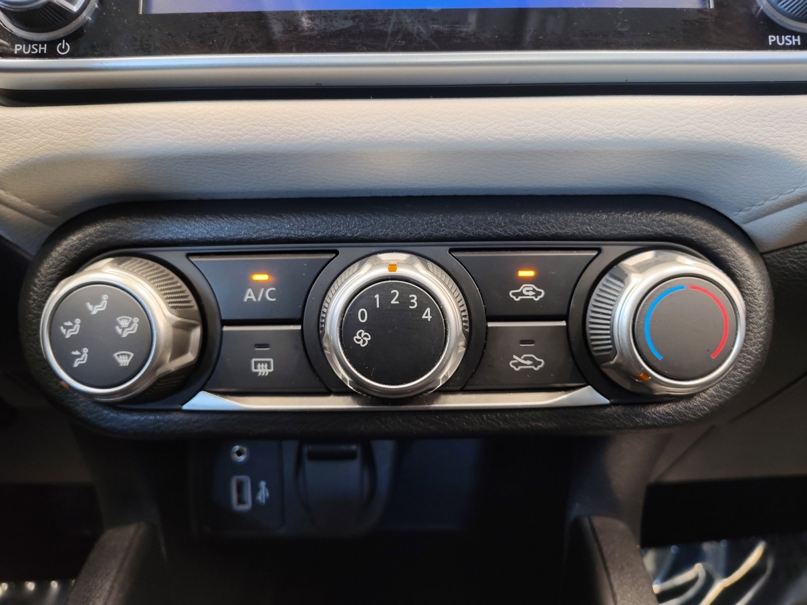 Used Car 2022 Nissan Versa  1.6 Sv For Sale Under $20,000 In San Antonio, Texas