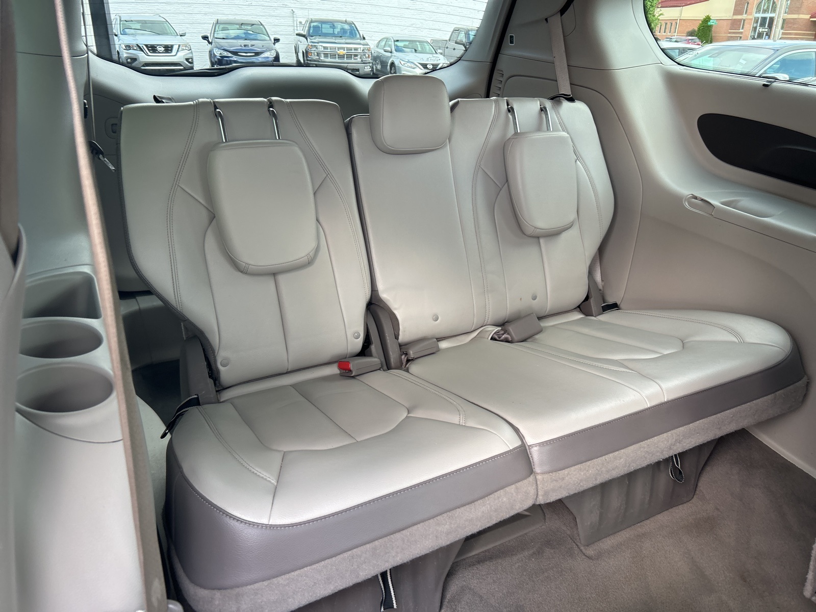 2017 Chrysler Pacifica Touring L photo 11