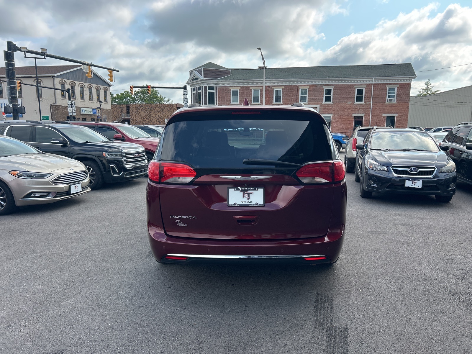 2017 Chrysler Pacifica Touring L photo 4