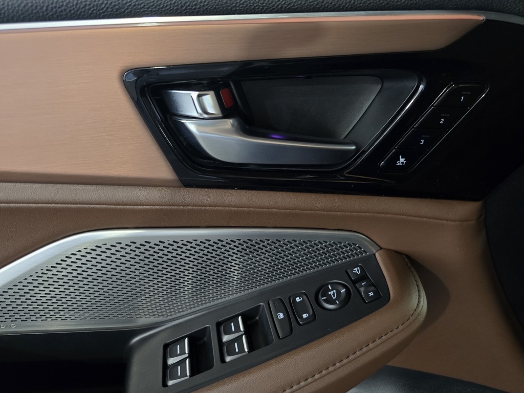 Thumbnail: 2023 Acura MDX - 13