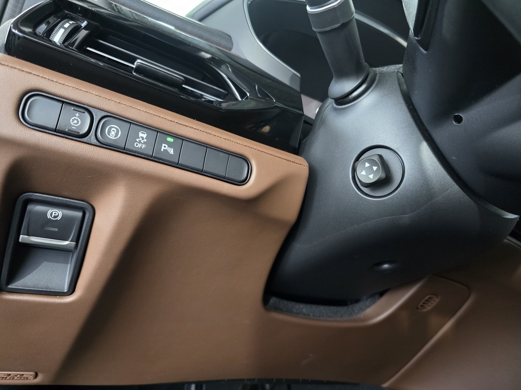 Thumbnail: 2023 Acura MDX - 14