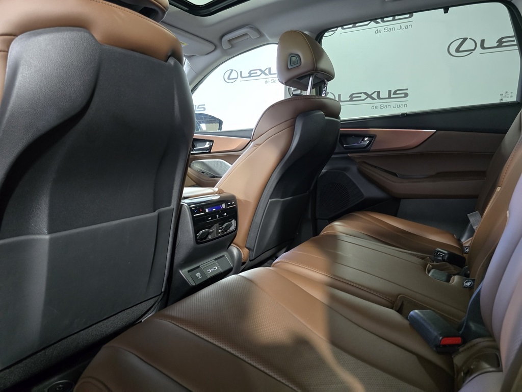 Thumbnail: 2023 Acura MDX - 26