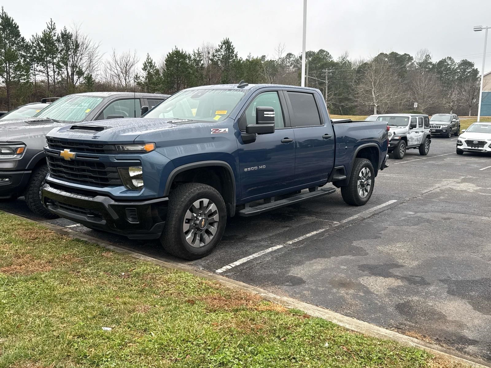 2024 Chevrolet Silverado 2500HD Custom Crew Cab 4WD