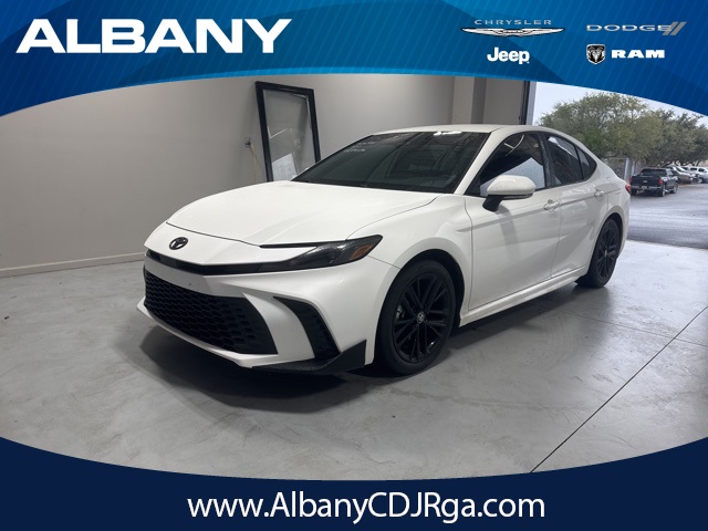 2025 Toyota Camry SE FWD
