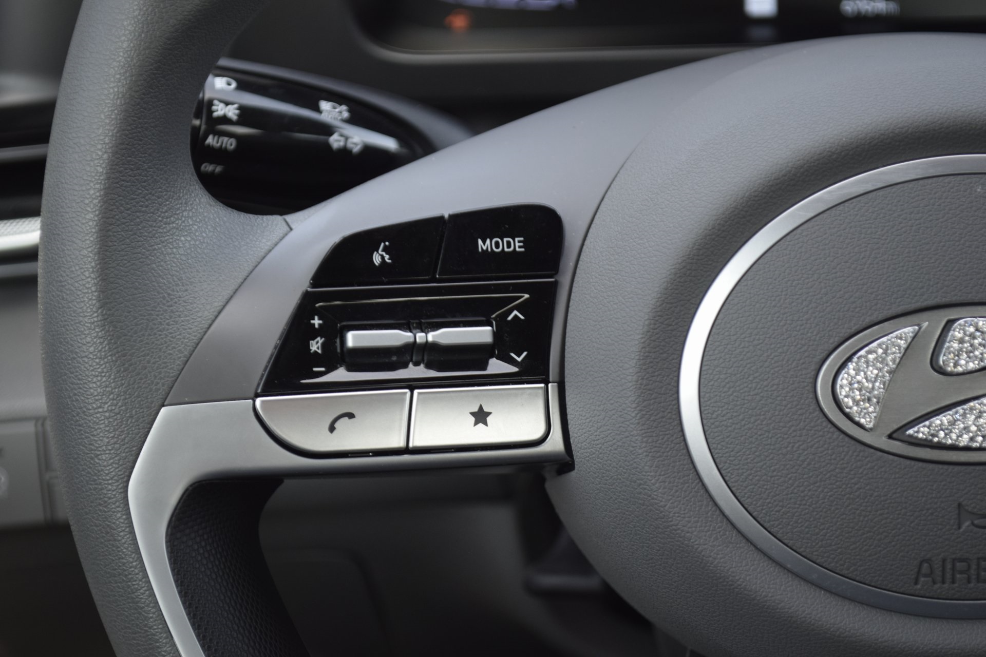 2025 Hyundai Elantra SE - 11