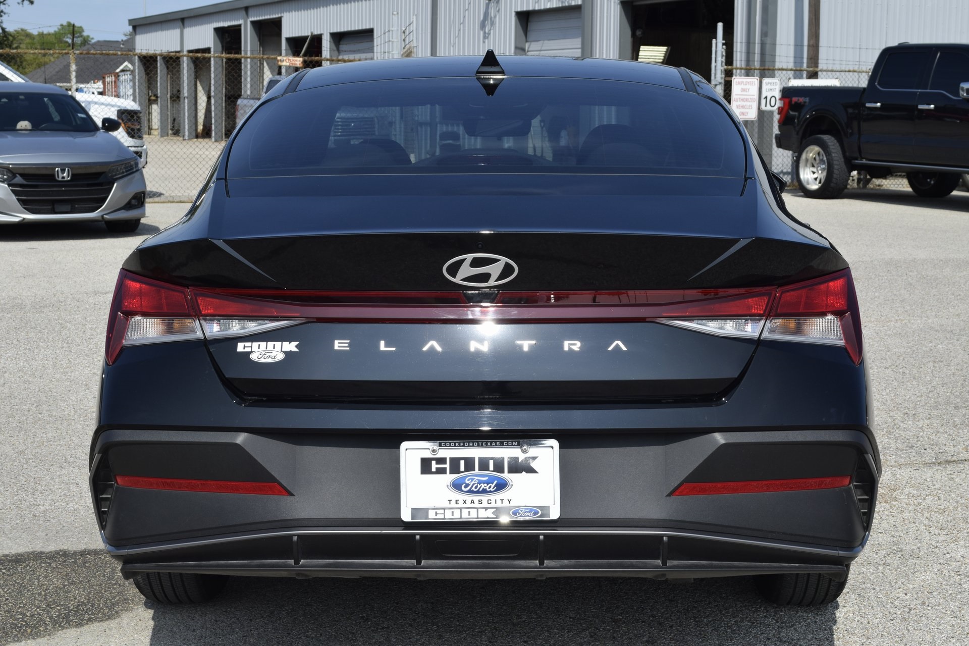 2025 Hyundai Elantra SE - 8