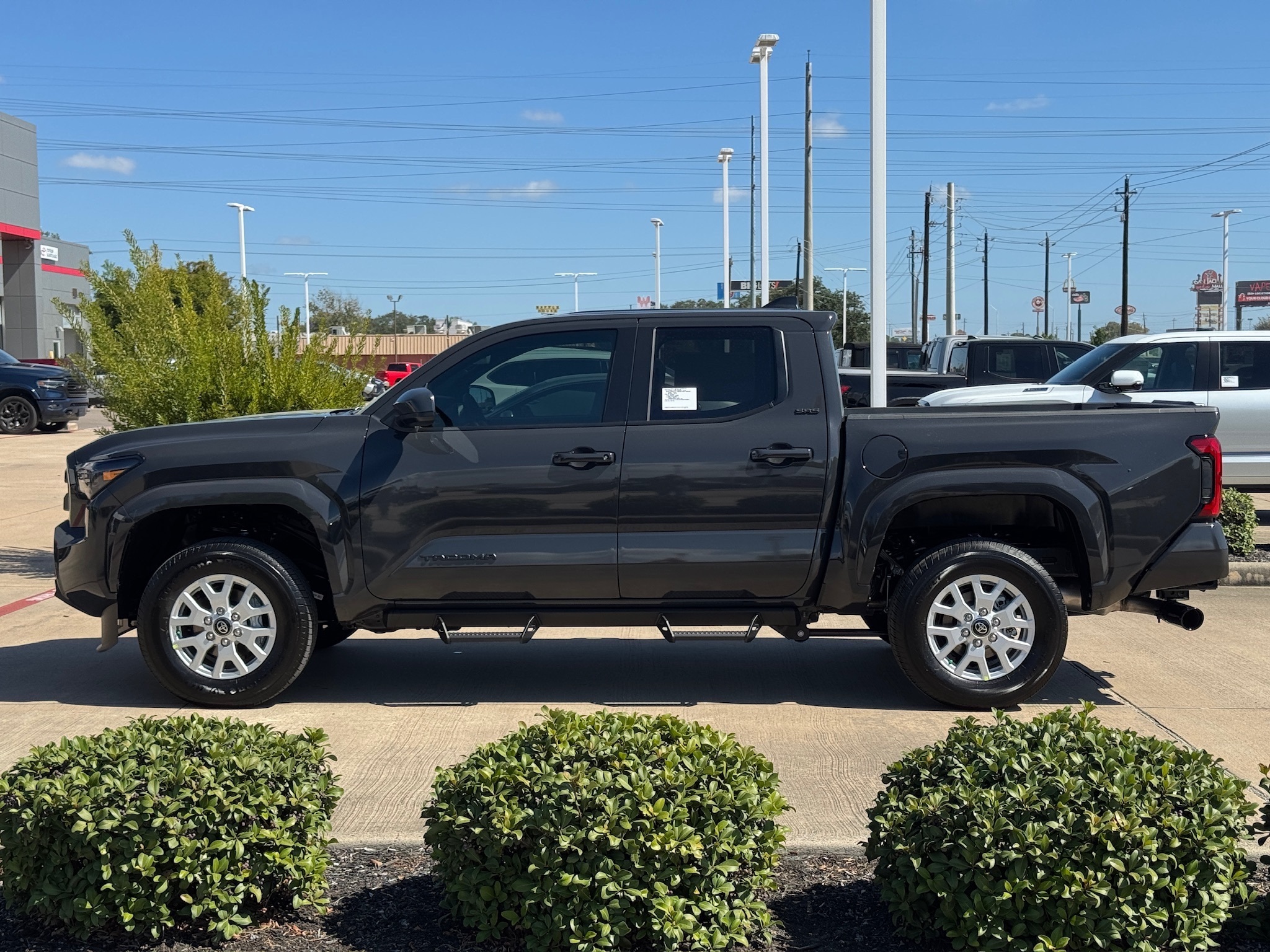 2025 Toyota Tacoma SR5 - 9