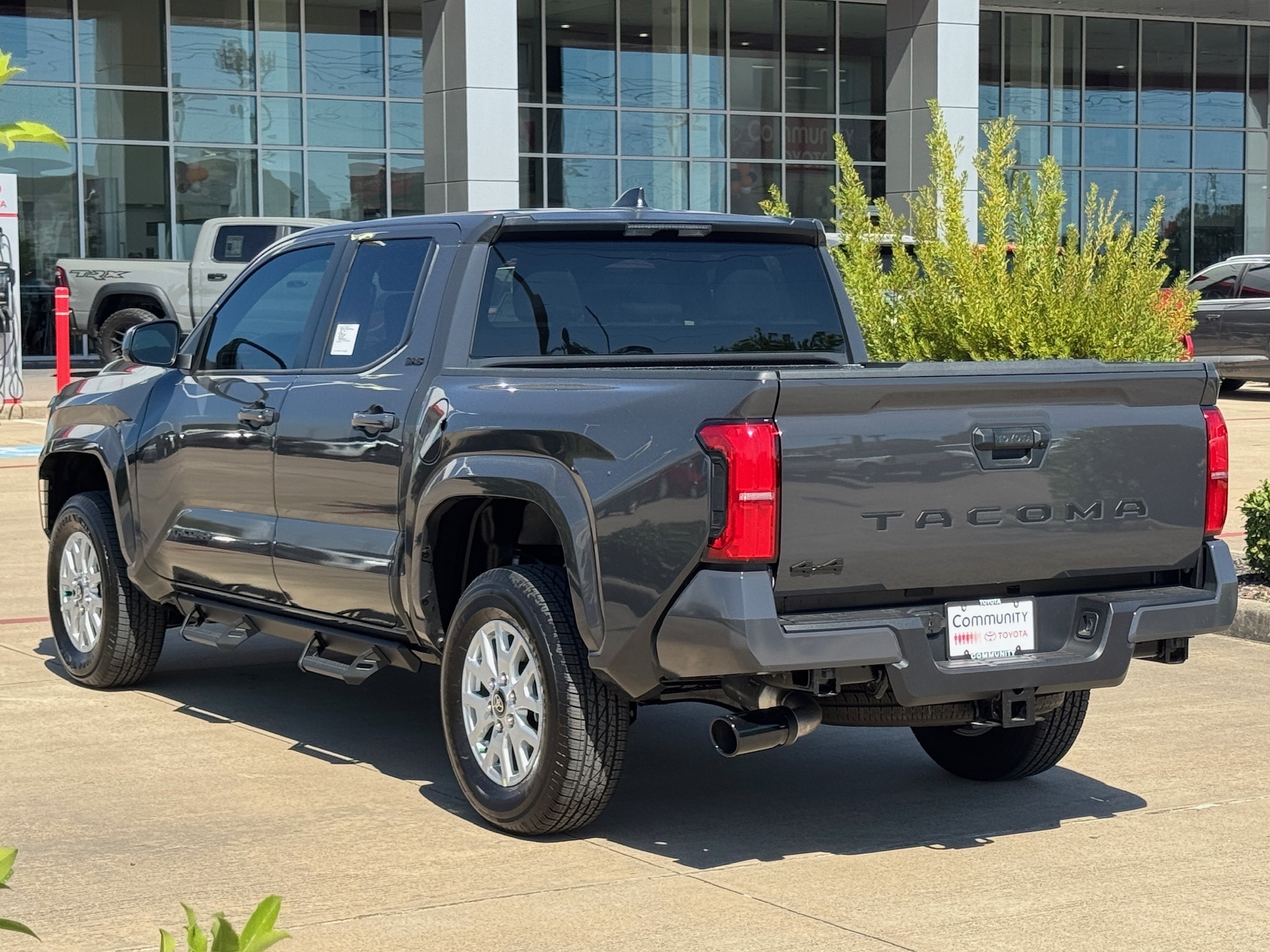 2025 Toyota Tacoma SR5 - 10