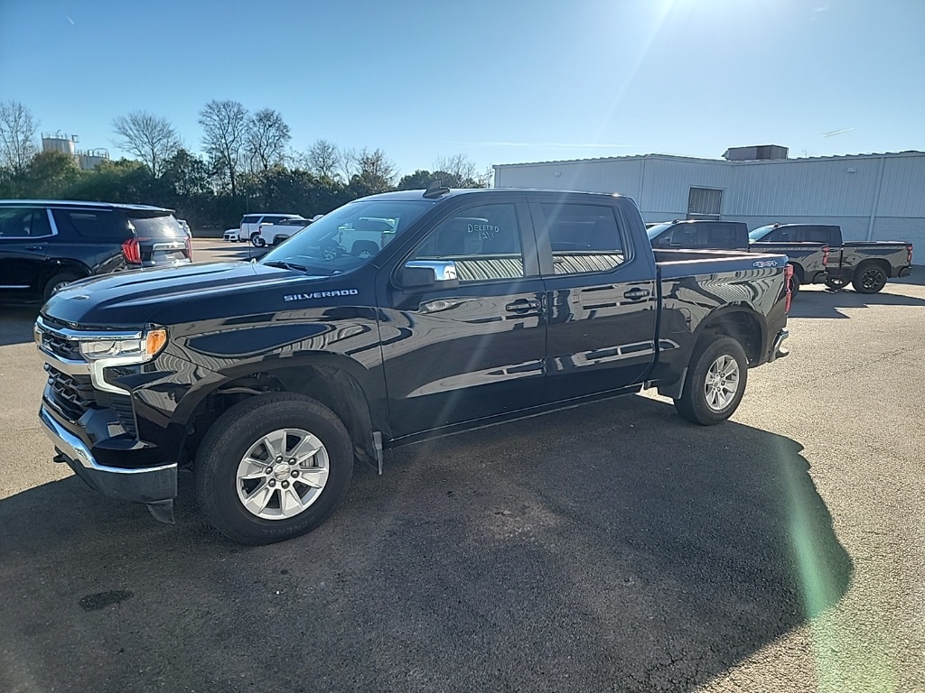 2025 Chevrolet Silverado 1500 LT Crew Cab 4WD