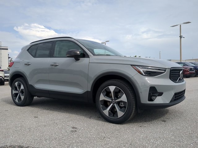2026 Volvo XC40 B5 Plus AWD