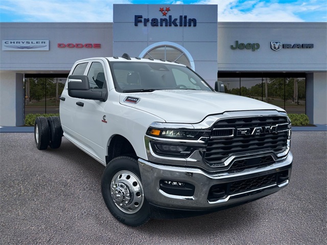 2025 RAM 3500 Chassis Tradesman Crew Cab LB DRW 4WD