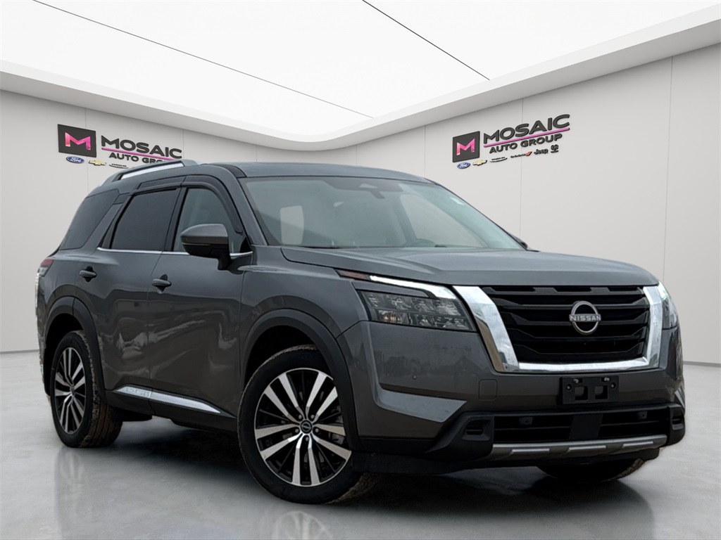 2025 Nissan Pathfinder Platinum 4WD