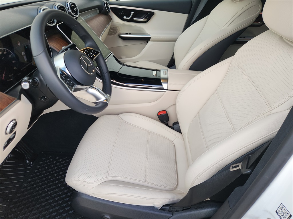 2025 Mercedes-Benz GLC GLC 300 White at River Oaks CDJR