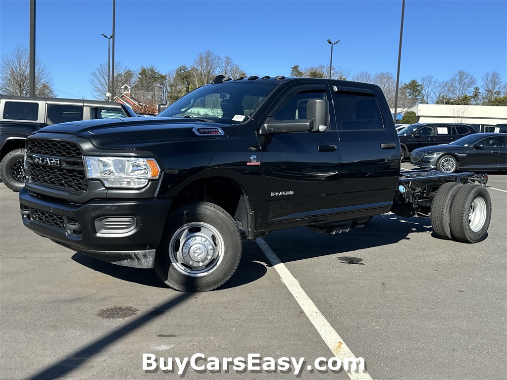 2022 RAM 3500 Chassis Tradesman Crew Cab DRW RWD