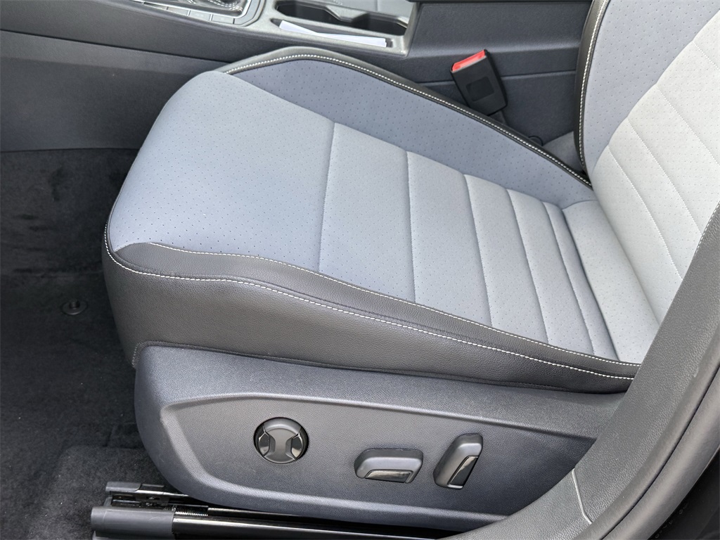 2025 Volkswagen Jetta 1.5T SE Black at Durrett Motor Company