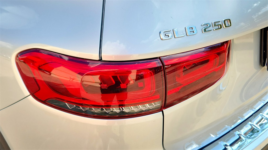 2023 Mercedes-Benz GLB