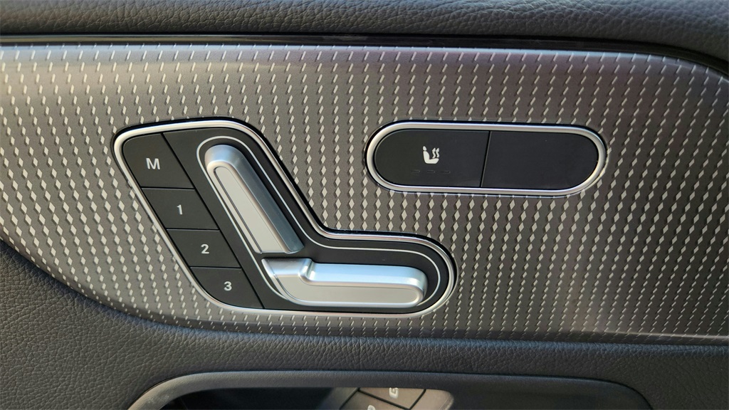 2023 Mercedes-Benz GLB