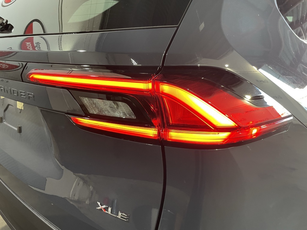 Thumbnail: 2026 Toyota Grand Highlander - 18