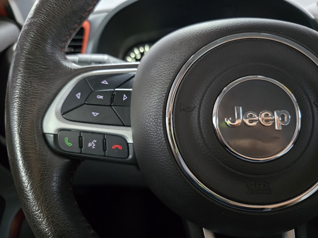 Thumbnail: 2017 Jeep Renegade - 16