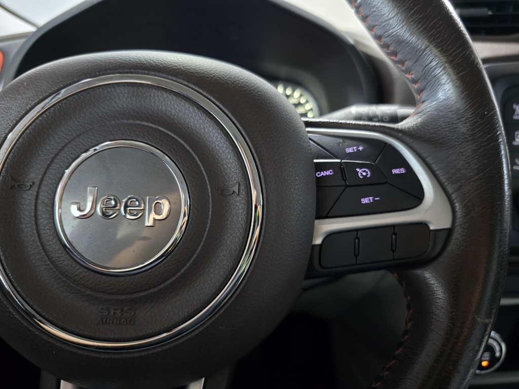 Thumbnail: 2017 Jeep Renegade - 17