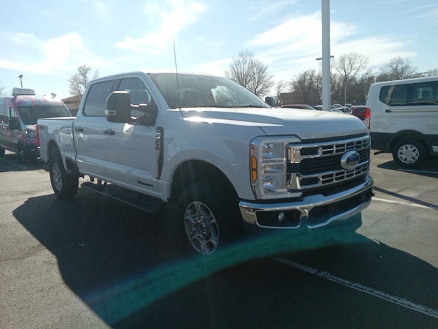 2025 Ford F-250 Super Duty XLT Crew Cab 4WD