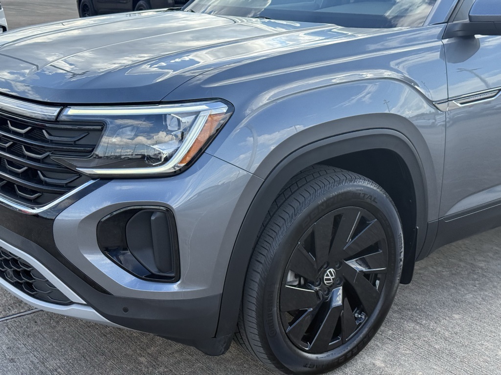 2024 Volkswagen Atlas Cross Sport 2.0T SE w/Technology - 1