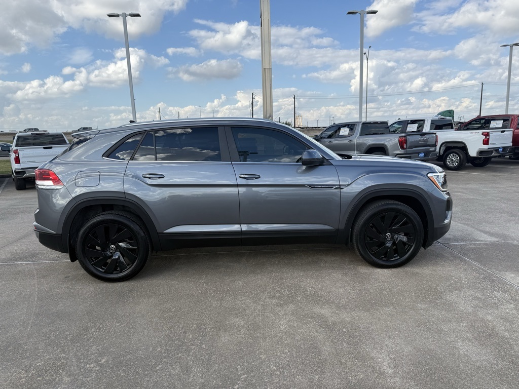 2024 Volkswagen Atlas Cross Sport 2.0T SE w/Technology - 6