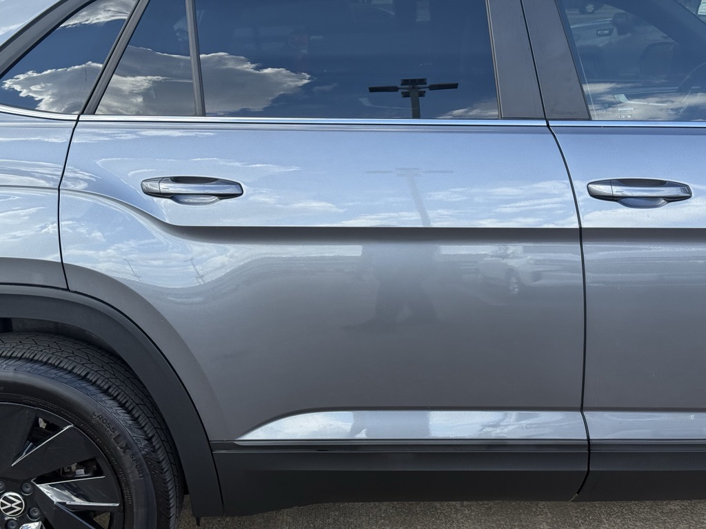 2024 Volkswagen Atlas Cross Sport 2.0T SE w/Technology - 8