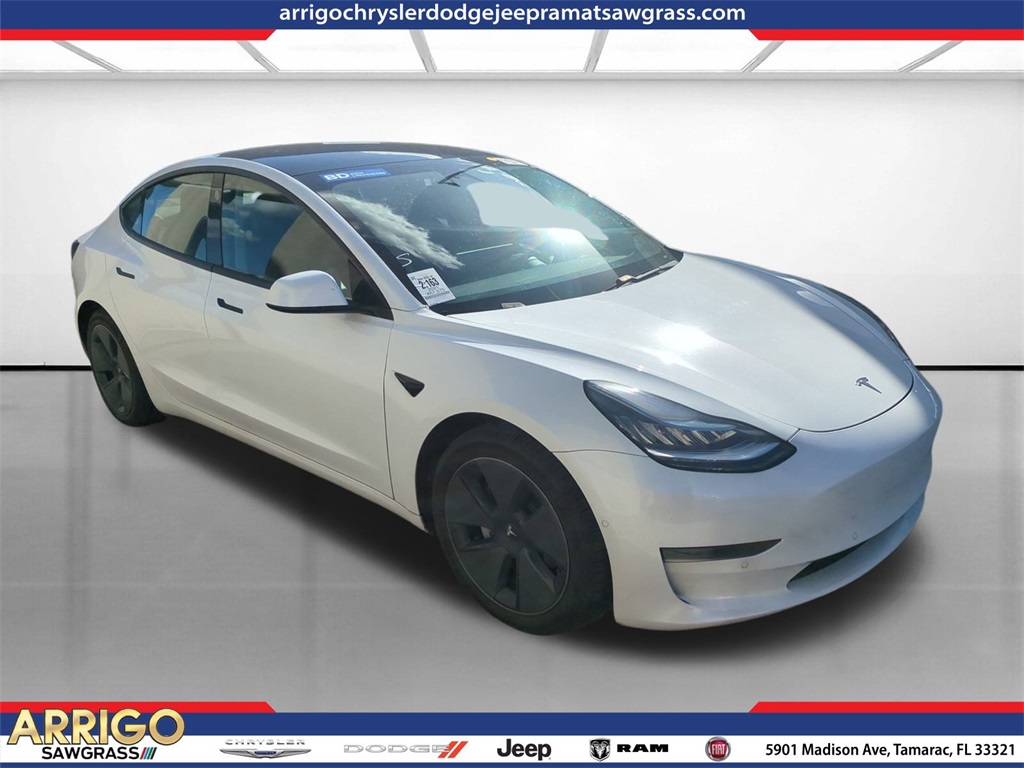 2021 Tesla Model 3 Base's photo