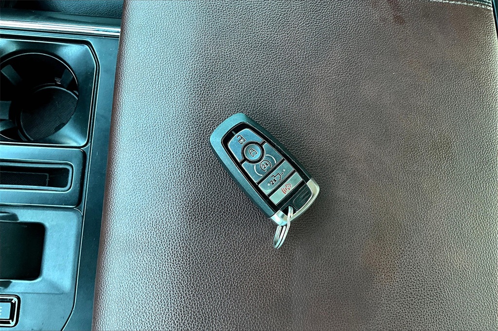 2023 Ford F-150 Lariat - 11