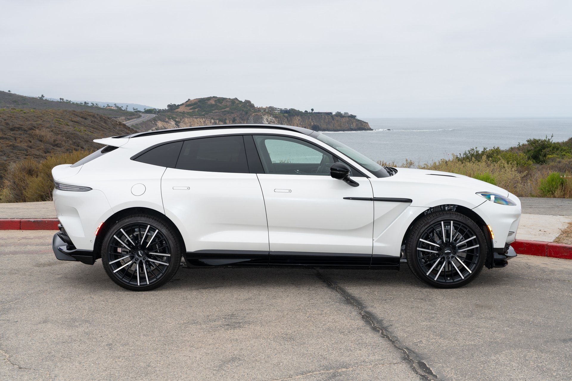 Aston Martin 2025 DBX 707