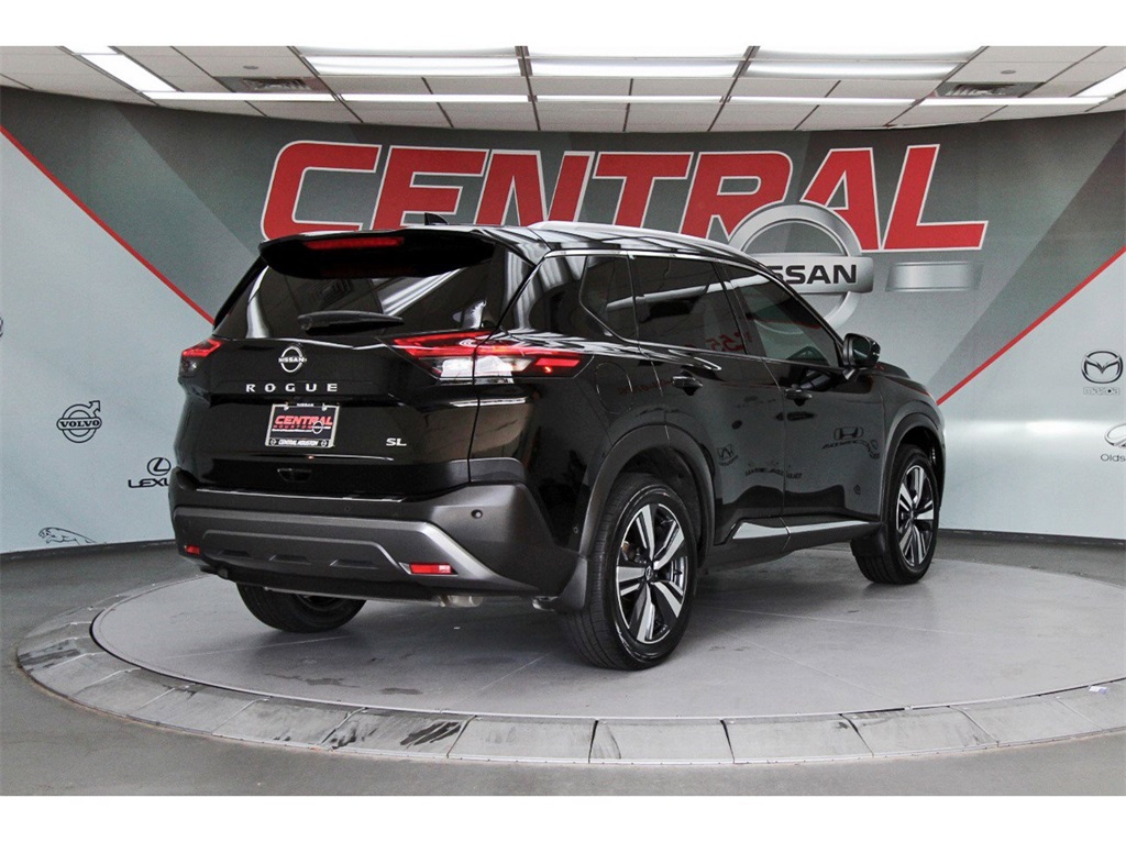 2023 Nissan Rogue SL - 4