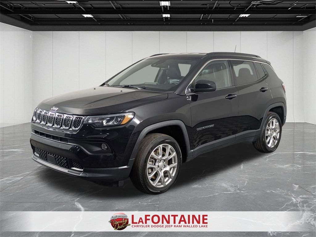 2023 Jeep Compass Latitude Lux 4WD