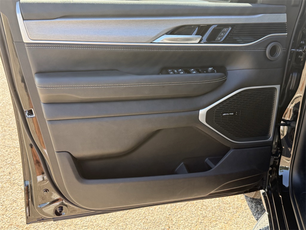 2025 Jeep Wagoneer L Series II Black at River Oaks CDJR