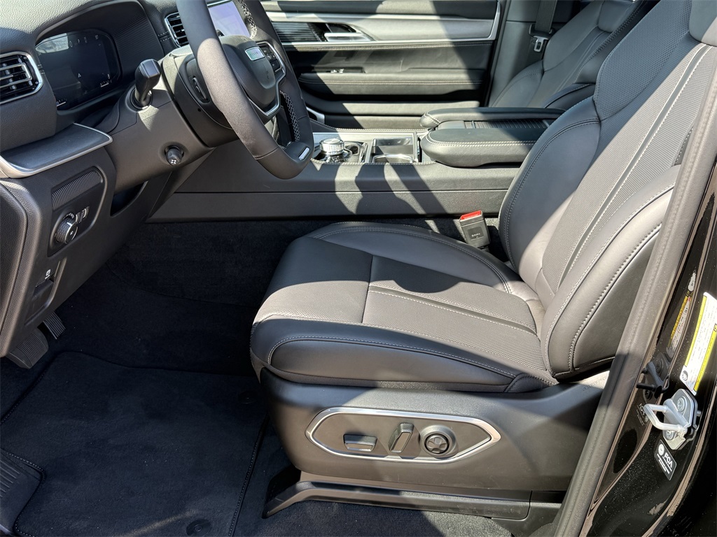 2025 Jeep Wagoneer L Series II Black at River Oaks CDJR
