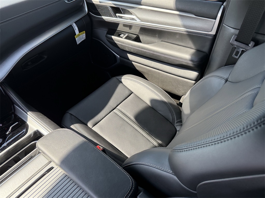 2025 Jeep Wagoneer L Series II Black at River Oaks CDJR