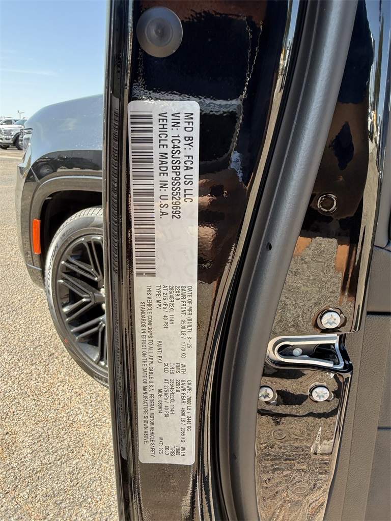 2025 Jeep Wagoneer L Series II Black at River Oaks CDJR