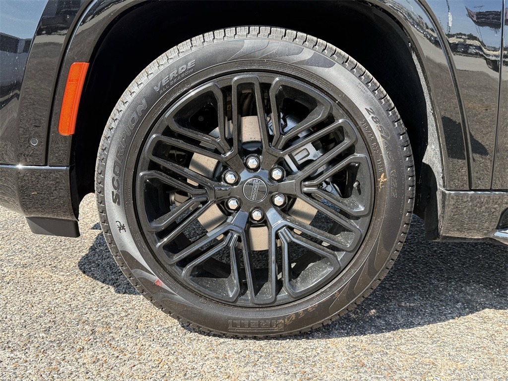2025 Jeep Wagoneer L Series II Black at River Oaks CDJR