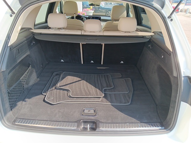 White 2020 MERCEDES-BENZ GLC for sale in South Bend, IN Photo 8