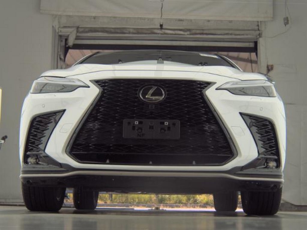 2025 Lexus NX 350 F SPORT Handling photo 3