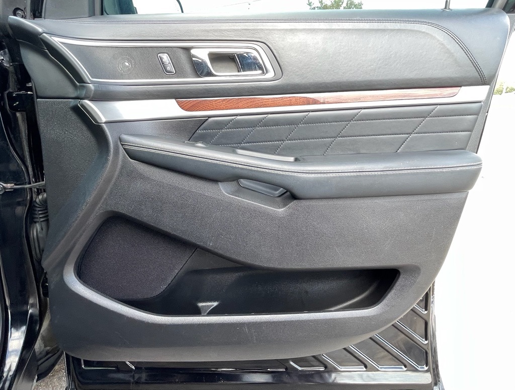 2017 Ford Explorer Platinum Black at Autostrade