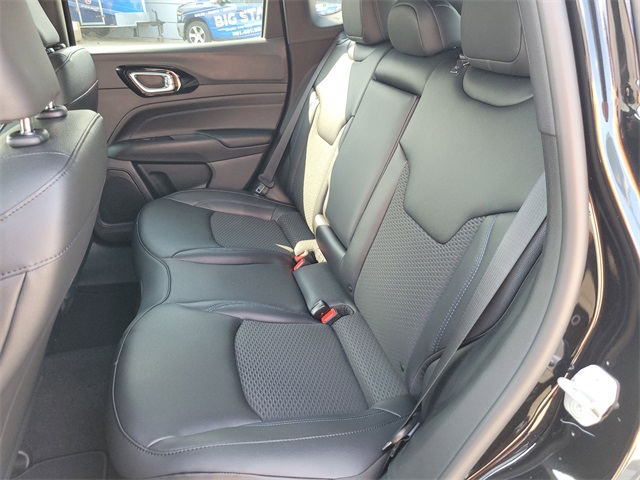 2026 Jeep Compass Latitude Black at River Oaks CDJR