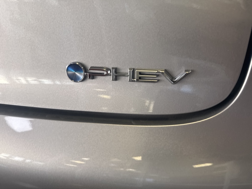 Thumbnail: 2025 Toyota Prius - 18