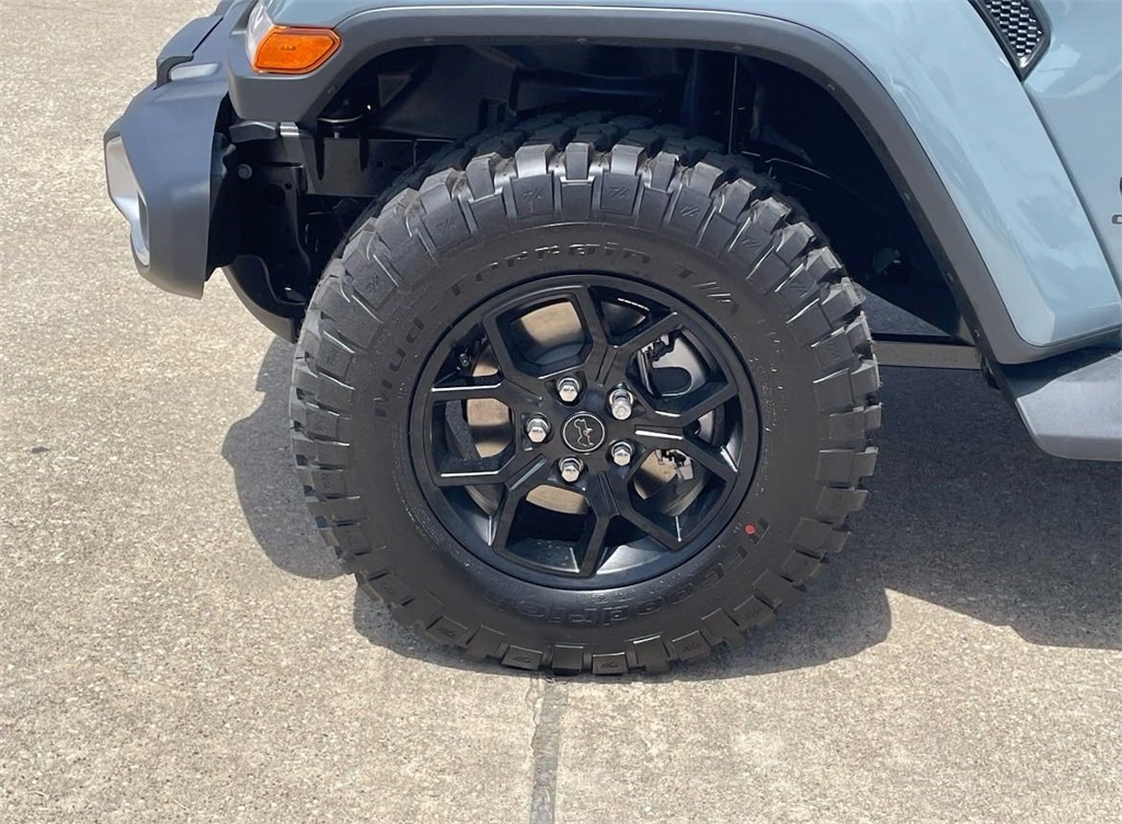 2025 Jeep Gladiator Sport - 10