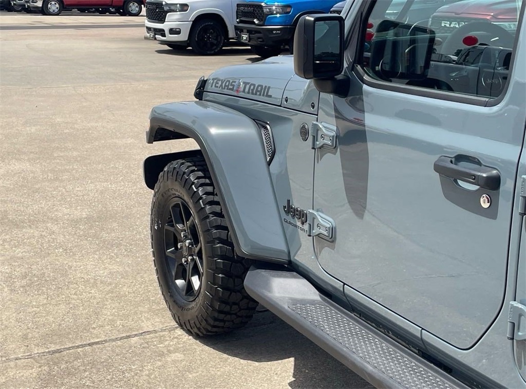 2025 Jeep Gladiator Sport - 11