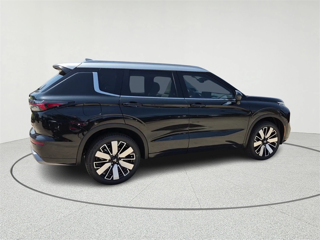 2025 Mitsubishi Outlander SEL - 4