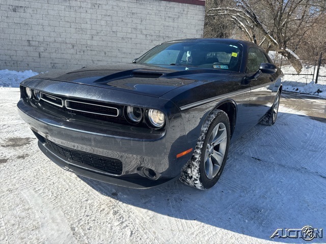 2016 Dodge Challenger SXT RWD
