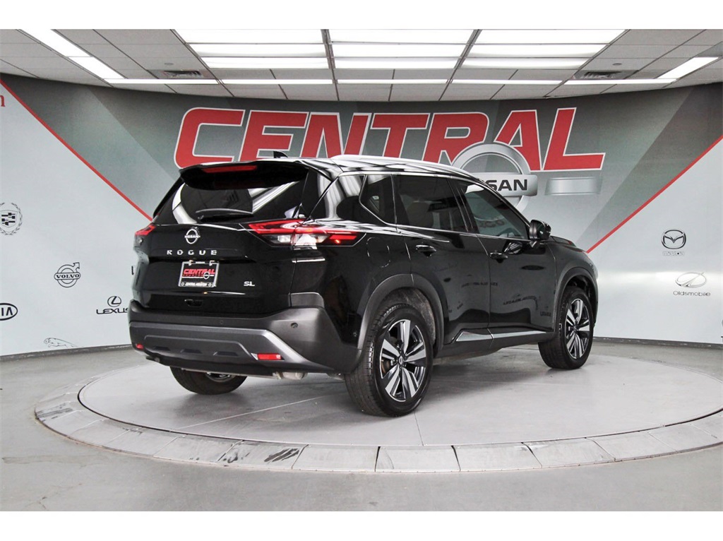 2023 Nissan Rogue SL - 4